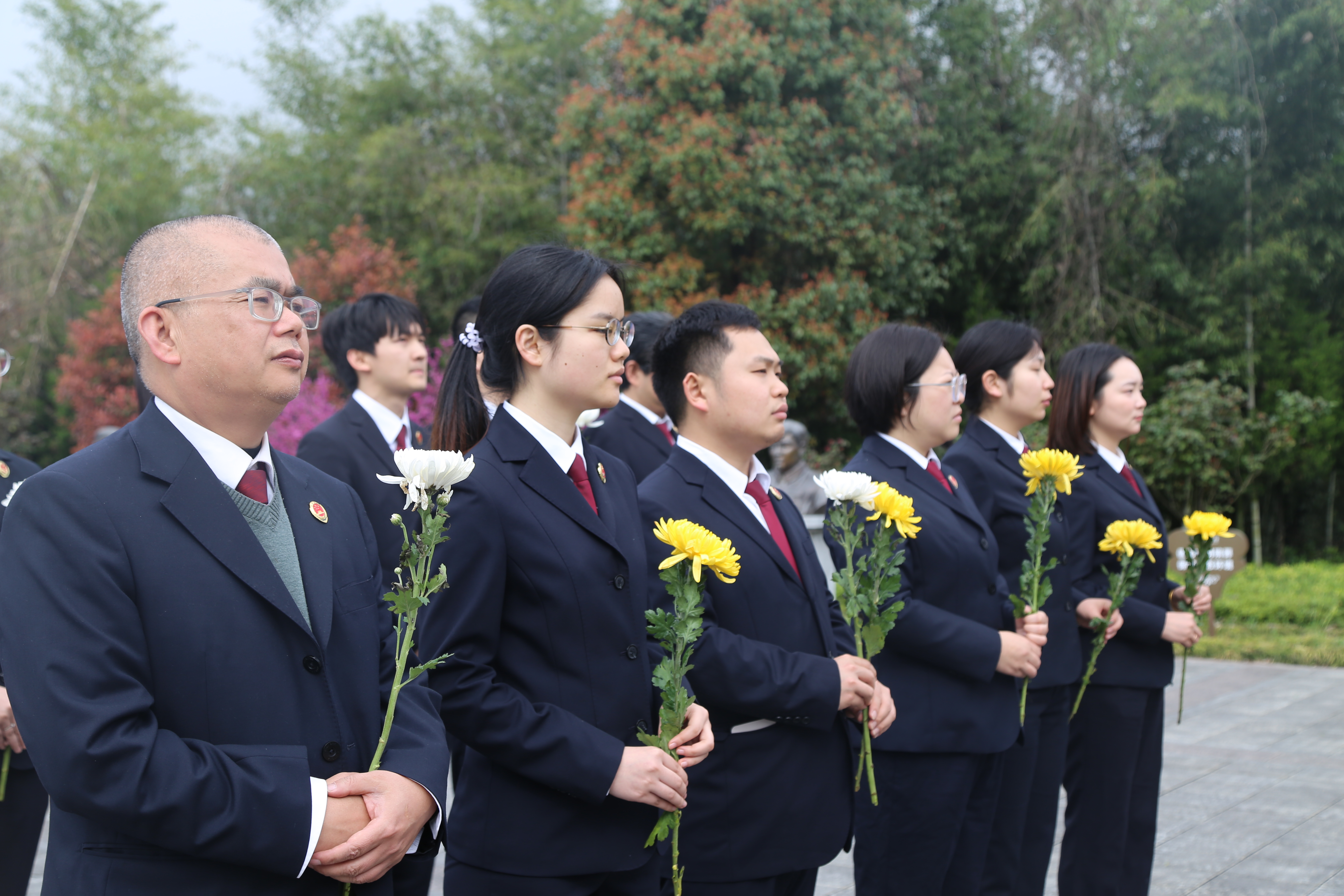 春风祭英烈，检心铸忠诚